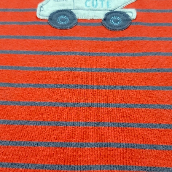 ° SZ 6-9MO • Onesie ° - Picture 4 of 7